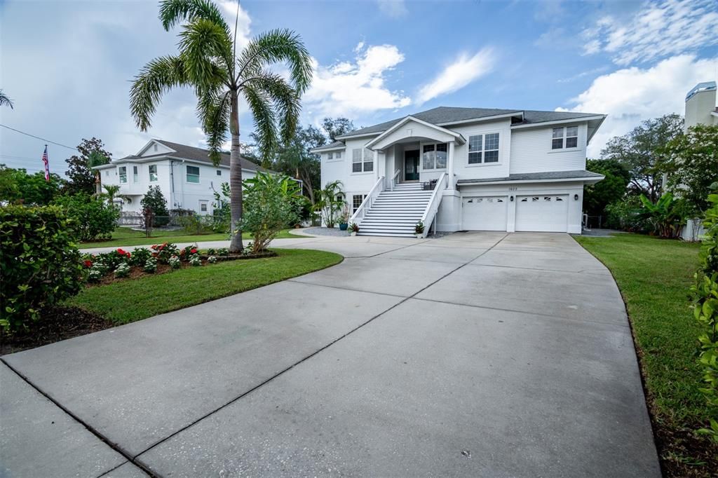 En Venta: $1,068,000 (4 camas, 3 baños, 3835 Pies cuadrados)