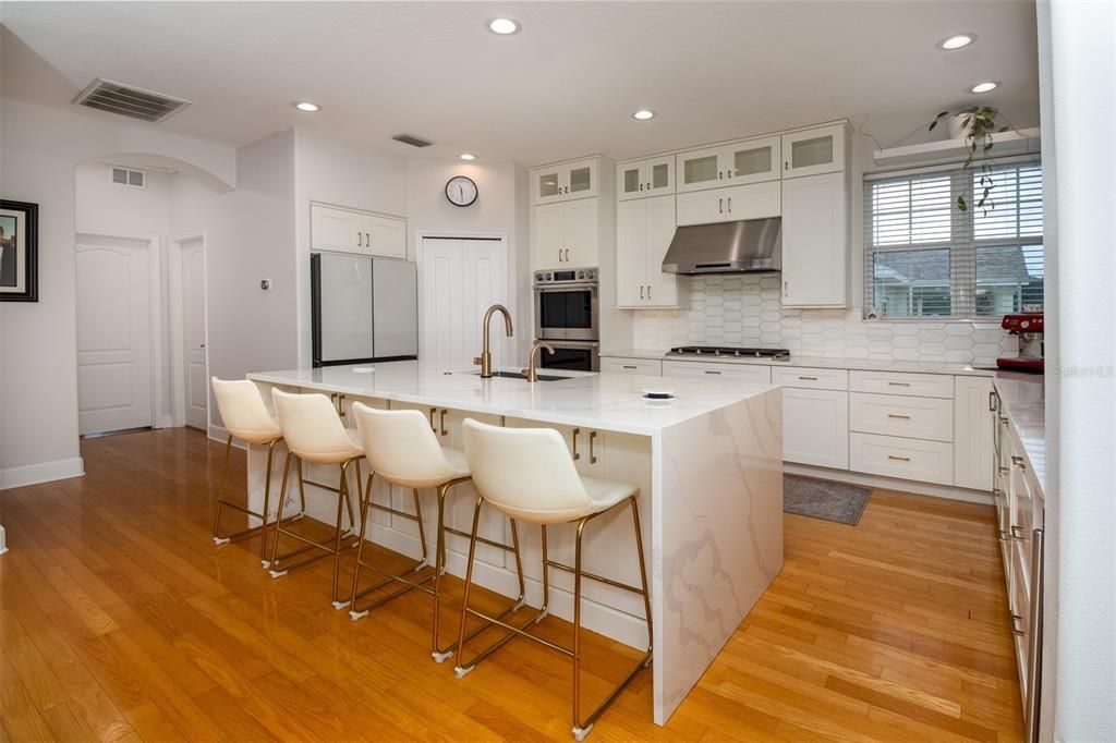 En Venta: $1,068,000 (4 camas, 3 baños, 3835 Pies cuadrados)