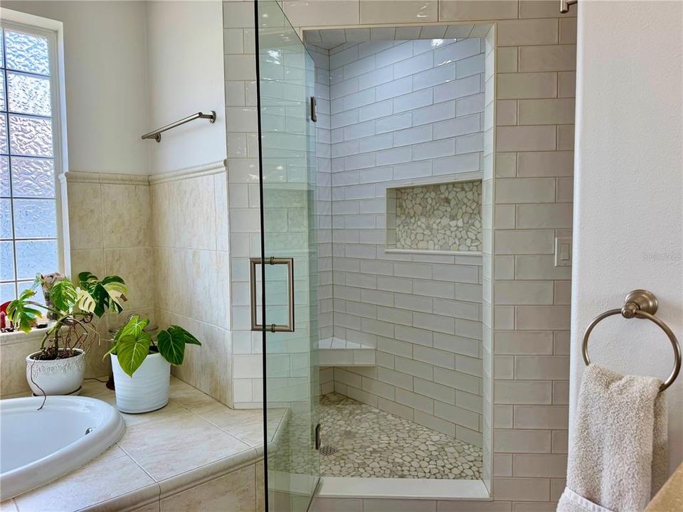 En Venta: $1,068,000 (4 camas, 3 baños, 3835 Pies cuadrados)