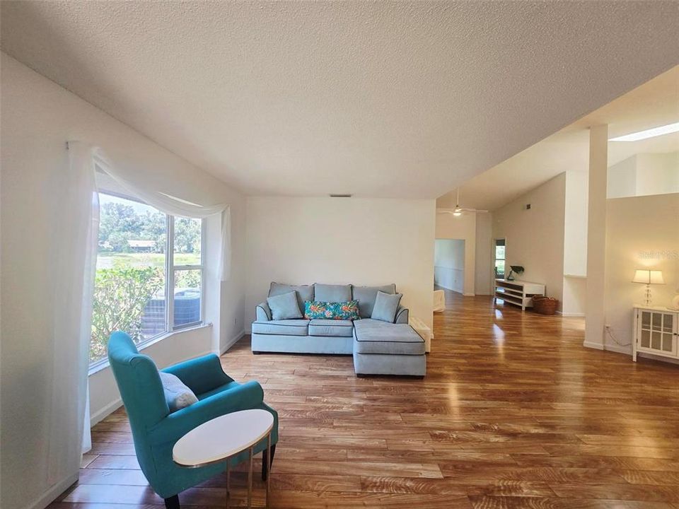 For Rent: $2,299 (2 beds, 2 baths, 1703 Square Feet)