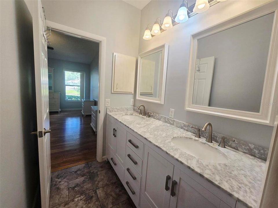 For Rent: $2,299 (2 beds, 2 baths, 1703 Square Feet)