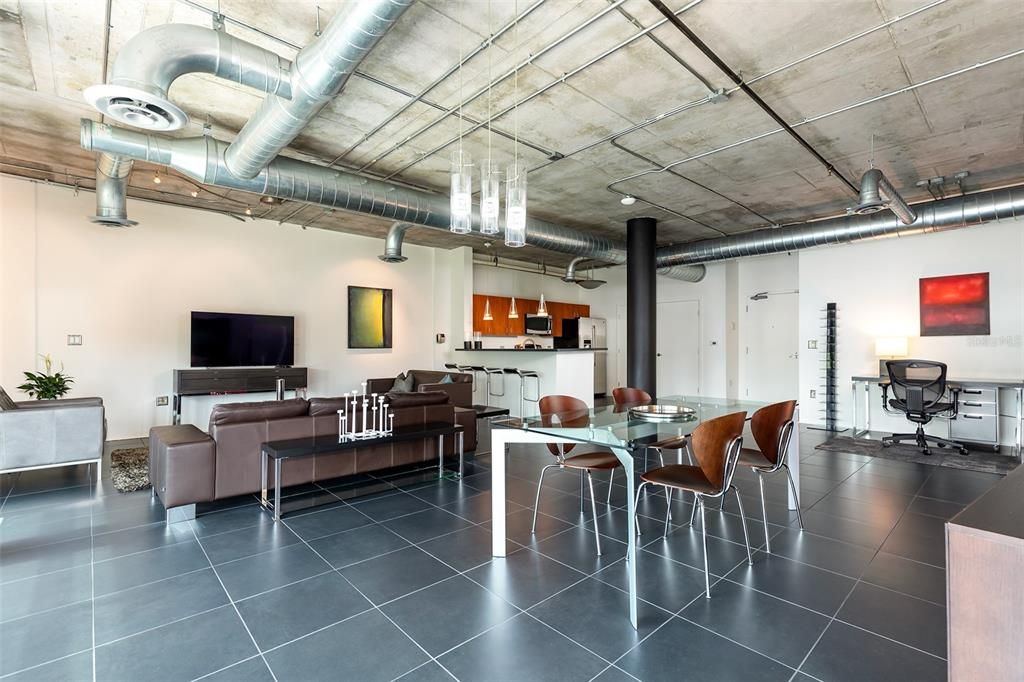 For Sale: $369,500 (1 beds, 2 baths, 1465 Square Feet)