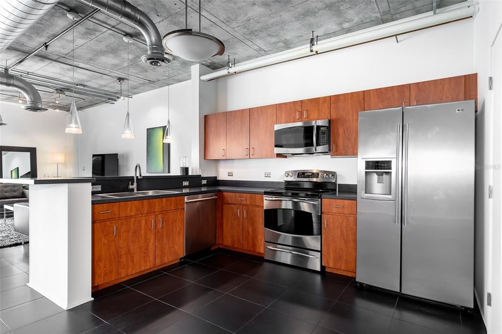 For Sale: $369,500 (1 beds, 2 baths, 1465 Square Feet)