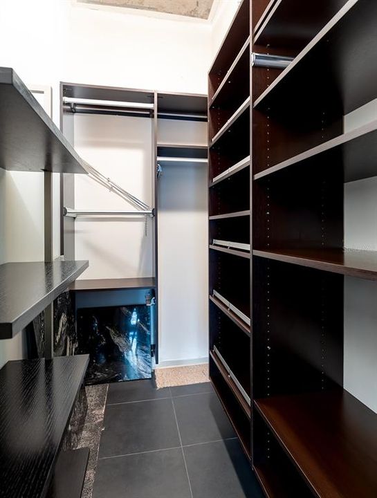 For Sale: $369,500 (1 beds, 2 baths, 1465 Square Feet)