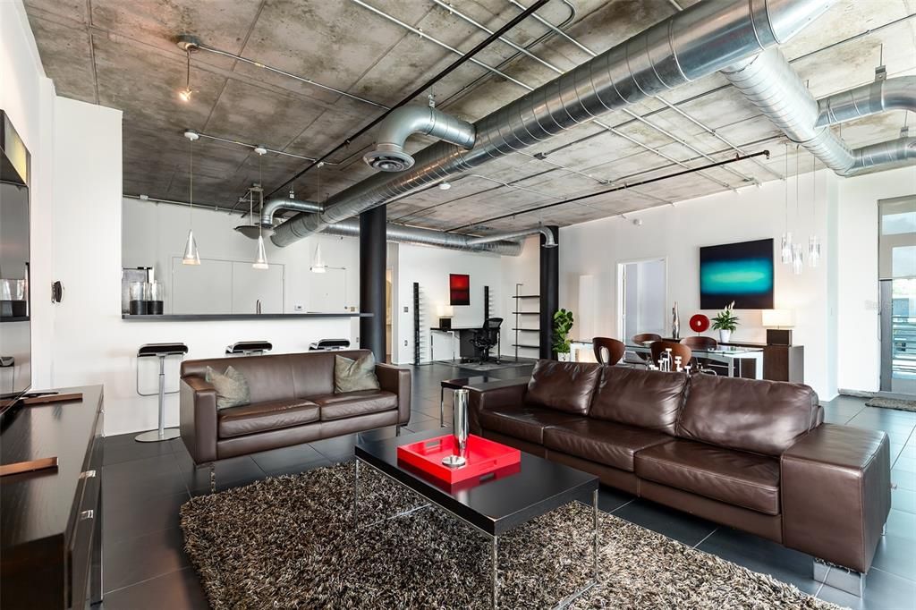 For Sale: $369,500 (1 beds, 2 baths, 1465 Square Feet)