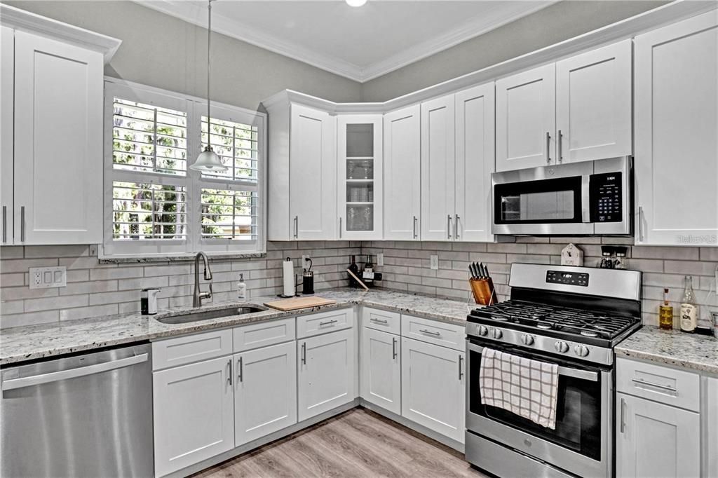 For Sale: $435,000 (3 beds, 2 baths, 2275 Square Feet)