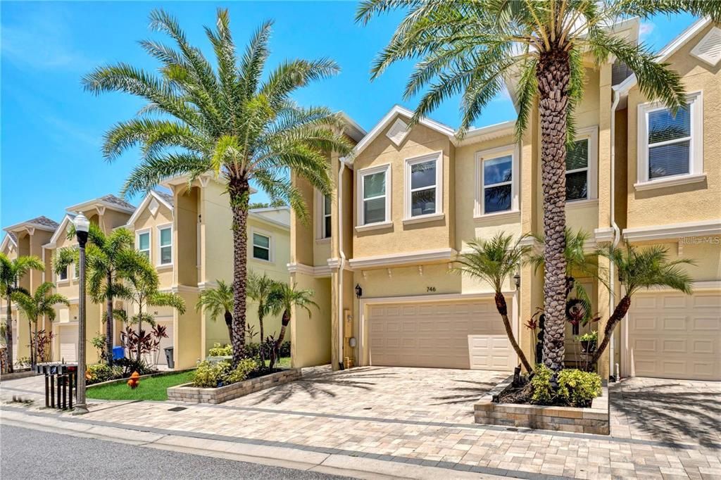 For Sale: $435,000 (3 beds, 2 baths, 2275 Square Feet)