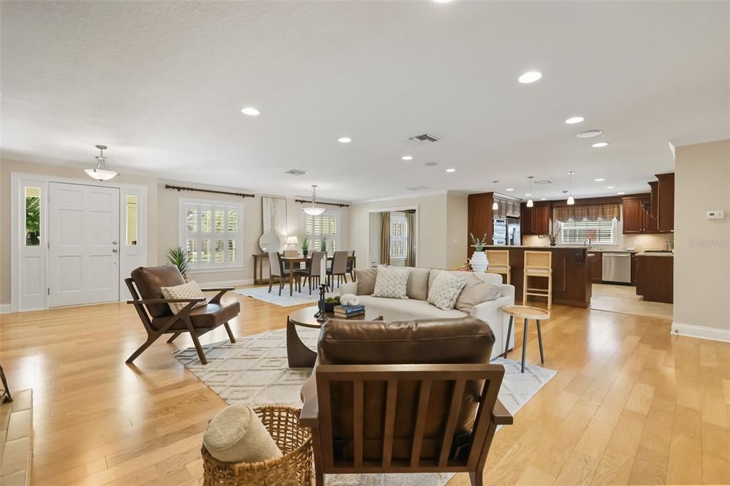 Activo con contrato: $1,900,000 (4 camas, 3 baños, 3675 Pies cuadrados)