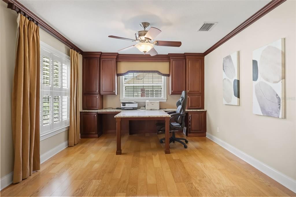 Activo con contrato: $1,900,000 (4 camas, 3 baños, 3675 Pies cuadrados)