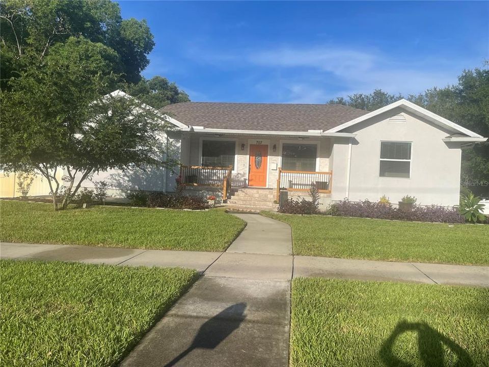 Active With Contract: $689,000 (5 beds, 5 baths, 3191 Square Feet)