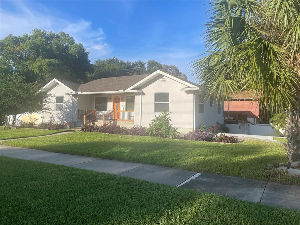 Active With Contract: $689,000 (5 beds, 5 baths, 3191 Square Feet)