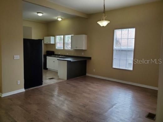 В аренду: $1,895 (3 спален, 1 ванн, 1287 Квадратных фут)