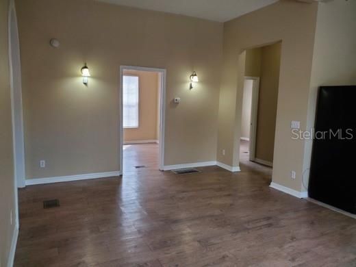 В аренду: $1,895 (3 спален, 1 ванн, 1287 Квадратных фут)