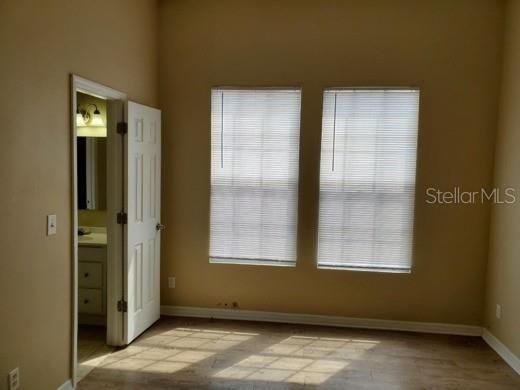 В аренду: $1,895 (3 спален, 1 ванн, 1287 Квадратных фут)