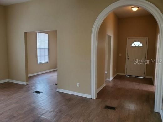 В аренду: $1,895 (3 спален, 1 ванн, 1287 Квадратных фут)