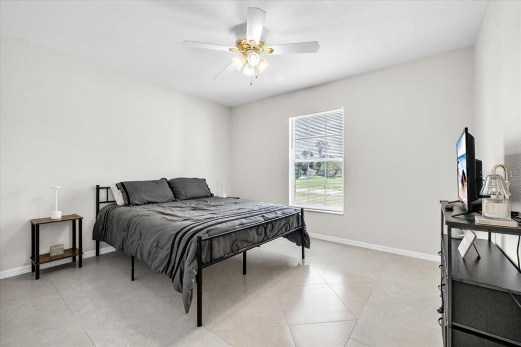 En Venta: $269,000 (3 camas, 2 baños, 1225 Pies cuadrados)