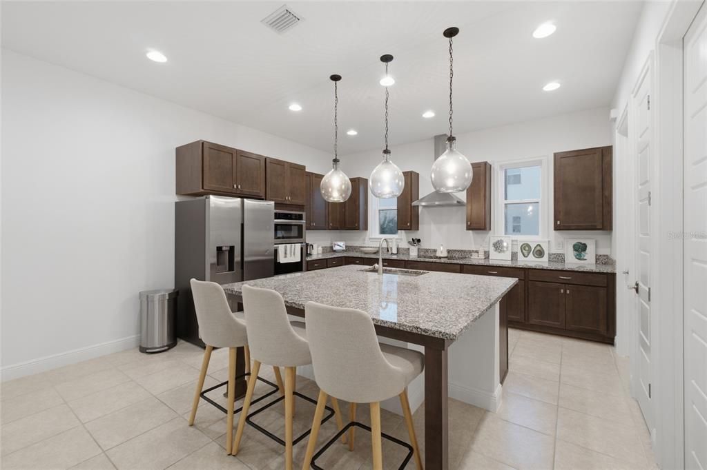 For Sale: $544,000 (3 beds, 3 baths, 2176 Square Feet)