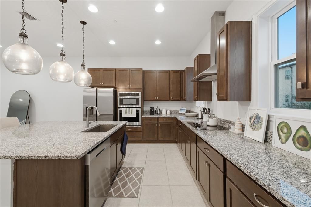 For Sale: $544,000 (3 beds, 3 baths, 2176 Square Feet)