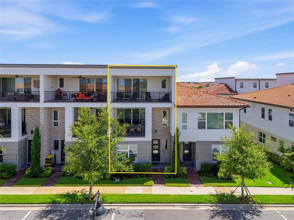 For Sale: $544,000 (3 beds, 3 baths, 2176 Square Feet)