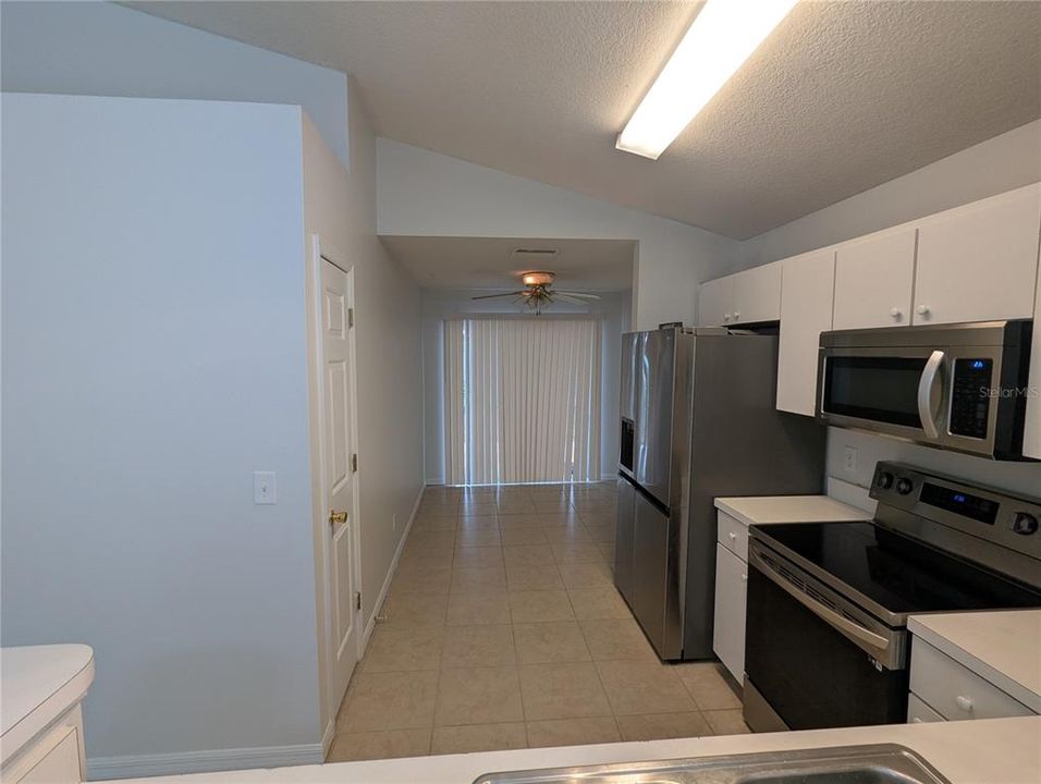 For Rent: $2,170 (4 beds, 2 baths, 1286 Square Feet)