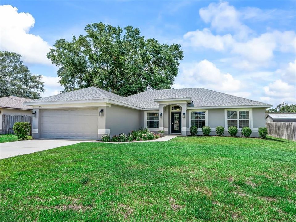 For Sale: $309,500 (3 beds, 2 baths, 1860 Square Feet)