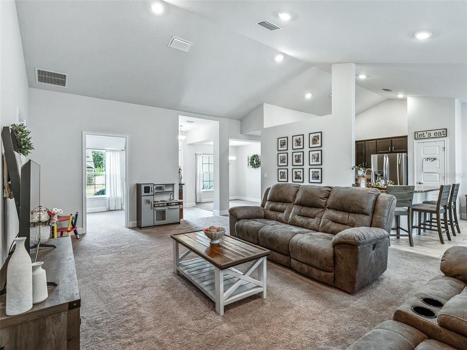 For Sale: $309,500 (3 beds, 2 baths, 1860 Square Feet)