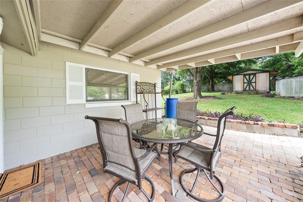 For Sale: $400,000 (3 beds, 1 baths, 1212 Square Feet)