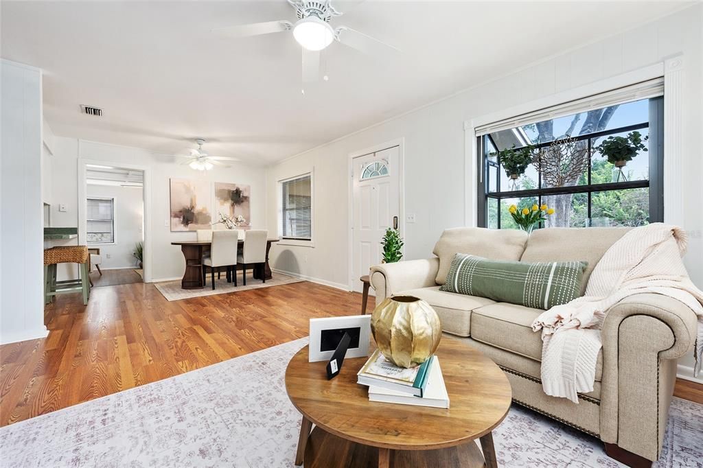 For Sale: $400,000 (3 beds, 1 baths, 1212 Square Feet)