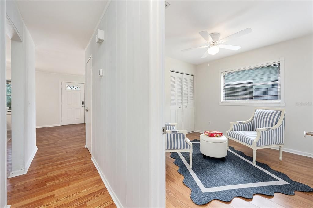 For Sale: $400,000 (3 beds, 1 baths, 1212 Square Feet)