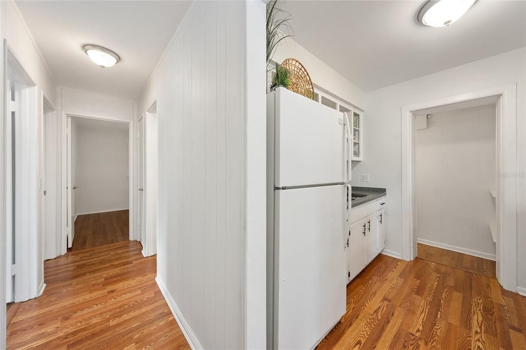 For Sale: $400,000 (3 beds, 1 baths, 1212 Square Feet)