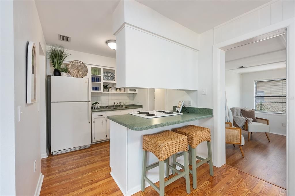 For Sale: $400,000 (3 beds, 1 baths, 1212 Square Feet)