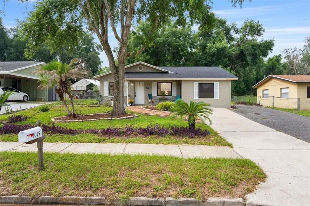 For Sale: $400,000 (3 beds, 1 baths, 1212 Square Feet)
