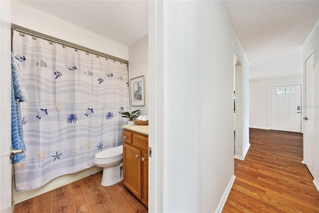 For Sale: $400,000 (3 beds, 1 baths, 1212 Square Feet)