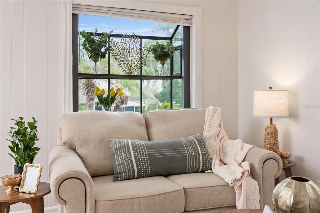 For Sale: $400,000 (3 beds, 1 baths, 1212 Square Feet)