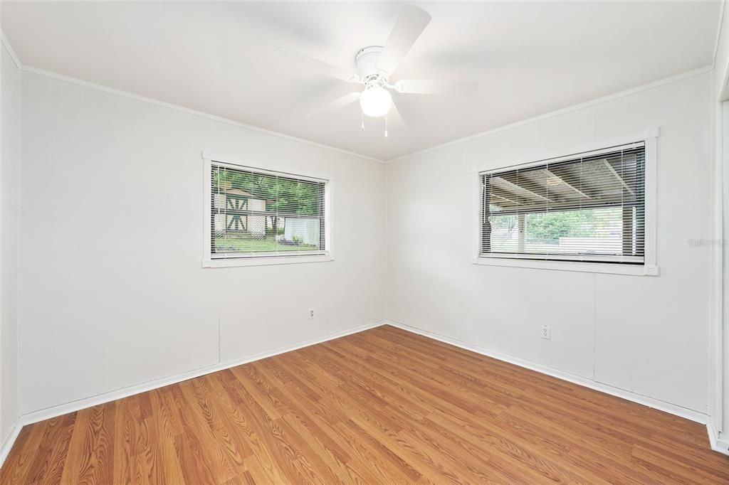 For Sale: $400,000 (3 beds, 1 baths, 1212 Square Feet)