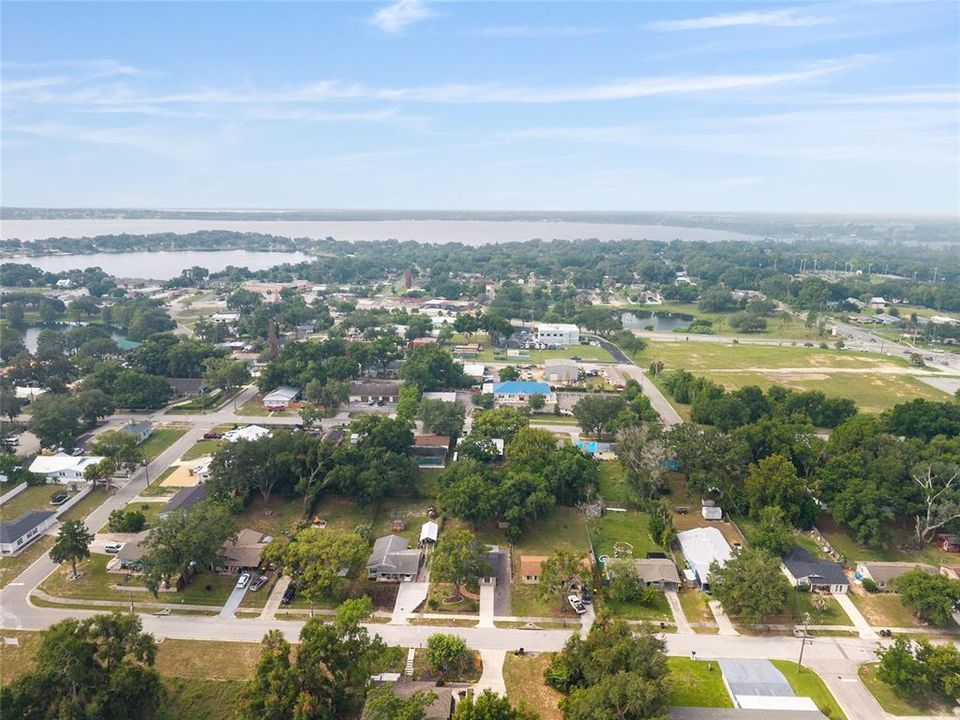 For Sale: $400,000 (3 beds, 1 baths, 1212 Square Feet)