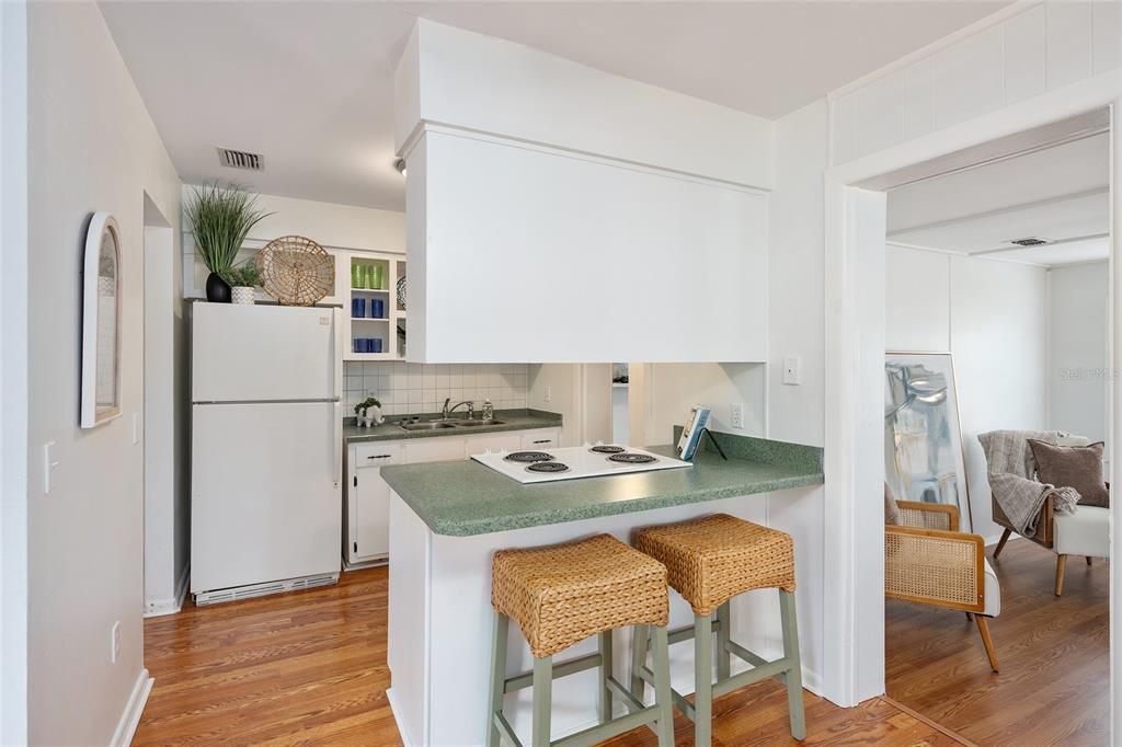 For Sale: $400,000 (3 beds, 1 baths, 1212 Square Feet)