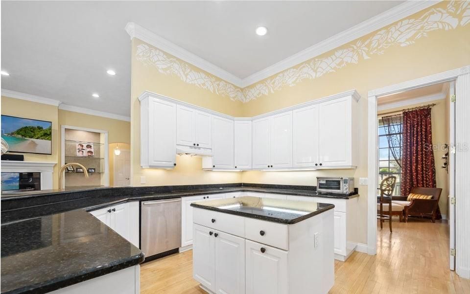 For Sale: $699,900 (3 beds, 3 baths, 3360 Square Feet)