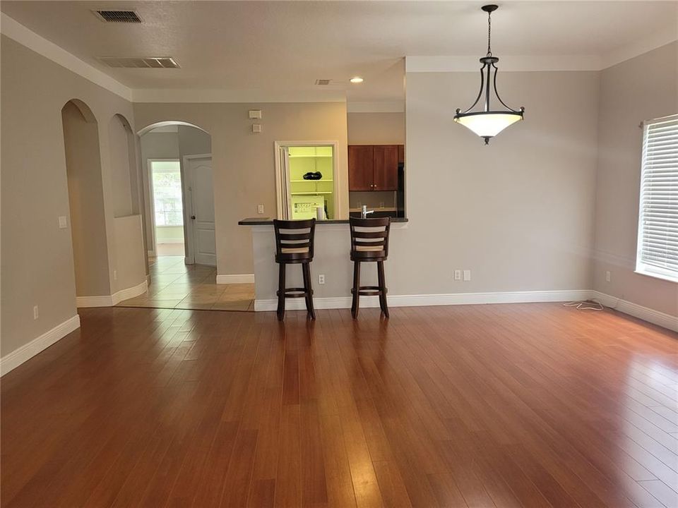 En Renta: $2,445 (3 camas, 2 baños, 1754 Pies cuadrados)