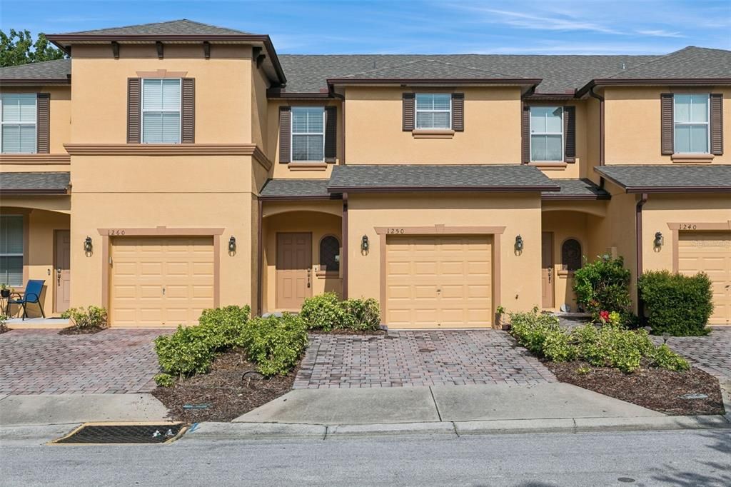 For Rent: $1,850 (2 beds, 2 baths, 1226 Square Feet)