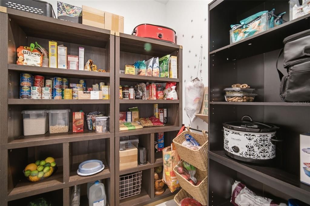 На продажу: $424,900 (6 спален, 3 ванн, 3092 Квадратных фут)