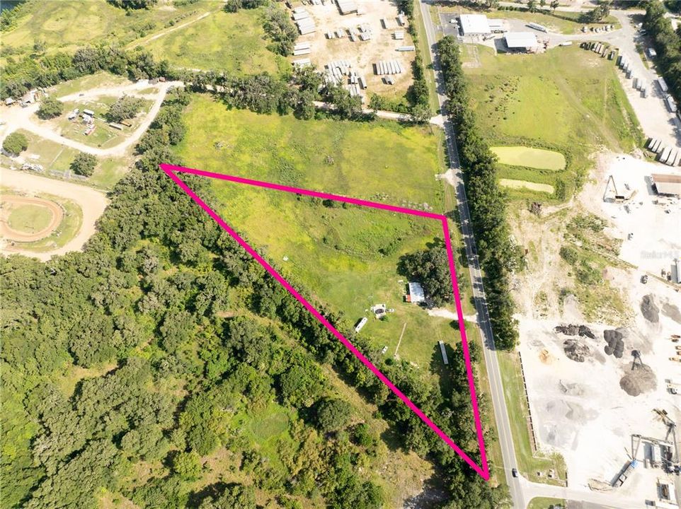 На продажу: $724,900 (4.22 acres)