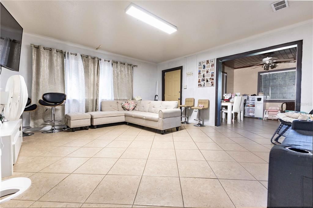 На продажу: $724,900 (4.22 acres)