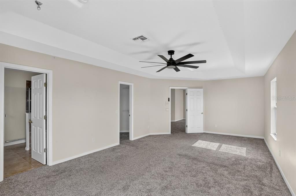 Active With Contract: $389,900 (4 beds, 2 baths, 2918 Square Feet)