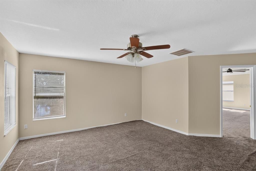 Active With Contract: $389,900 (4 beds, 2 baths, 2918 Square Feet)