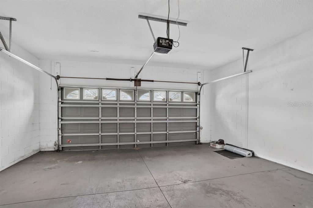 Active With Contract: $389,900 (4 beds, 2 baths, 2918 Square Feet)