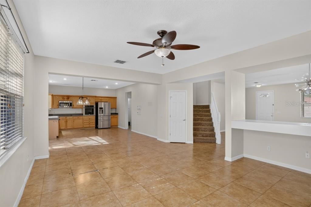 Active With Contract: $389,900 (4 beds, 2 baths, 2918 Square Feet)