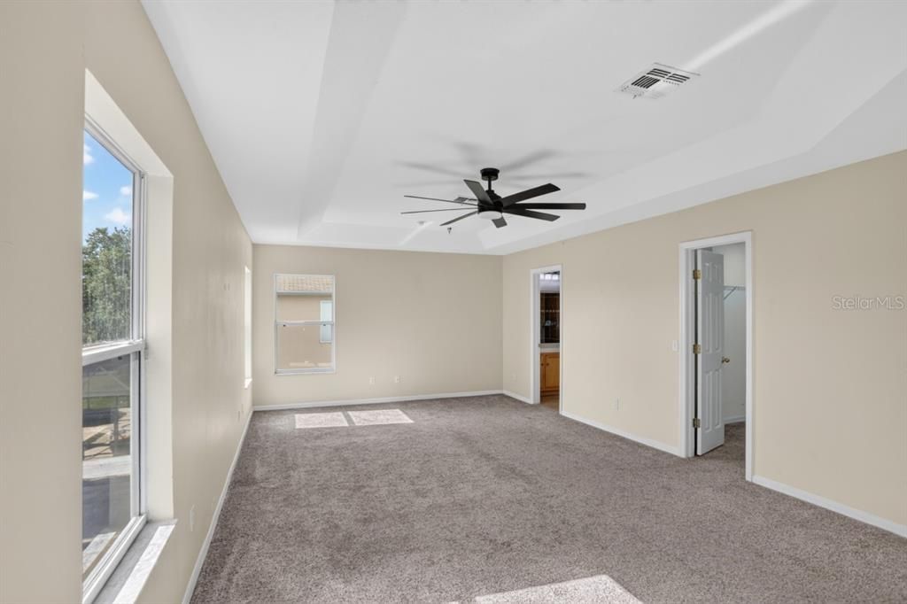Active With Contract: $389,900 (4 beds, 2 baths, 2918 Square Feet)