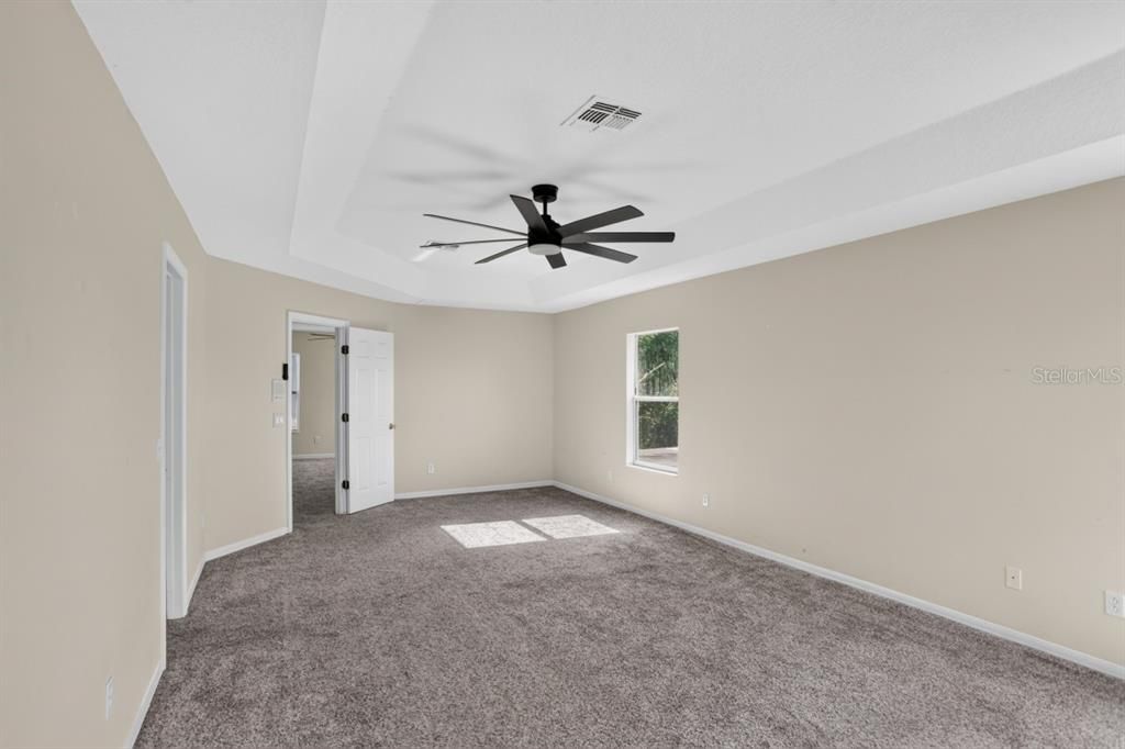 Active With Contract: $389,900 (4 beds, 2 baths, 2918 Square Feet)