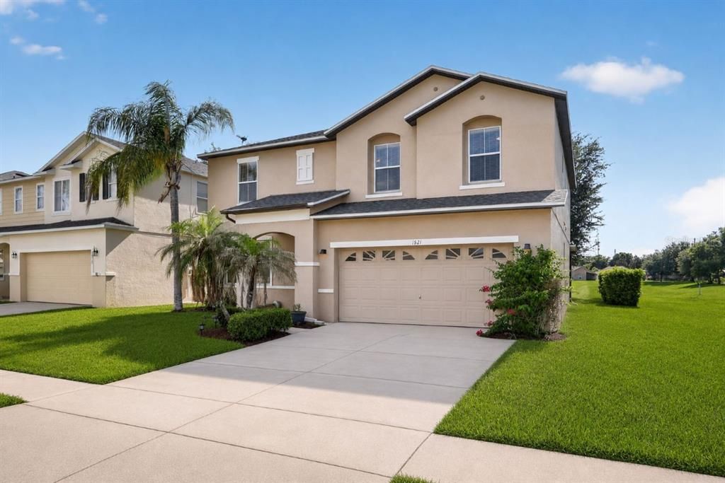 Active With Contract: $389,900 (4 beds, 2 baths, 2918 Square Feet)